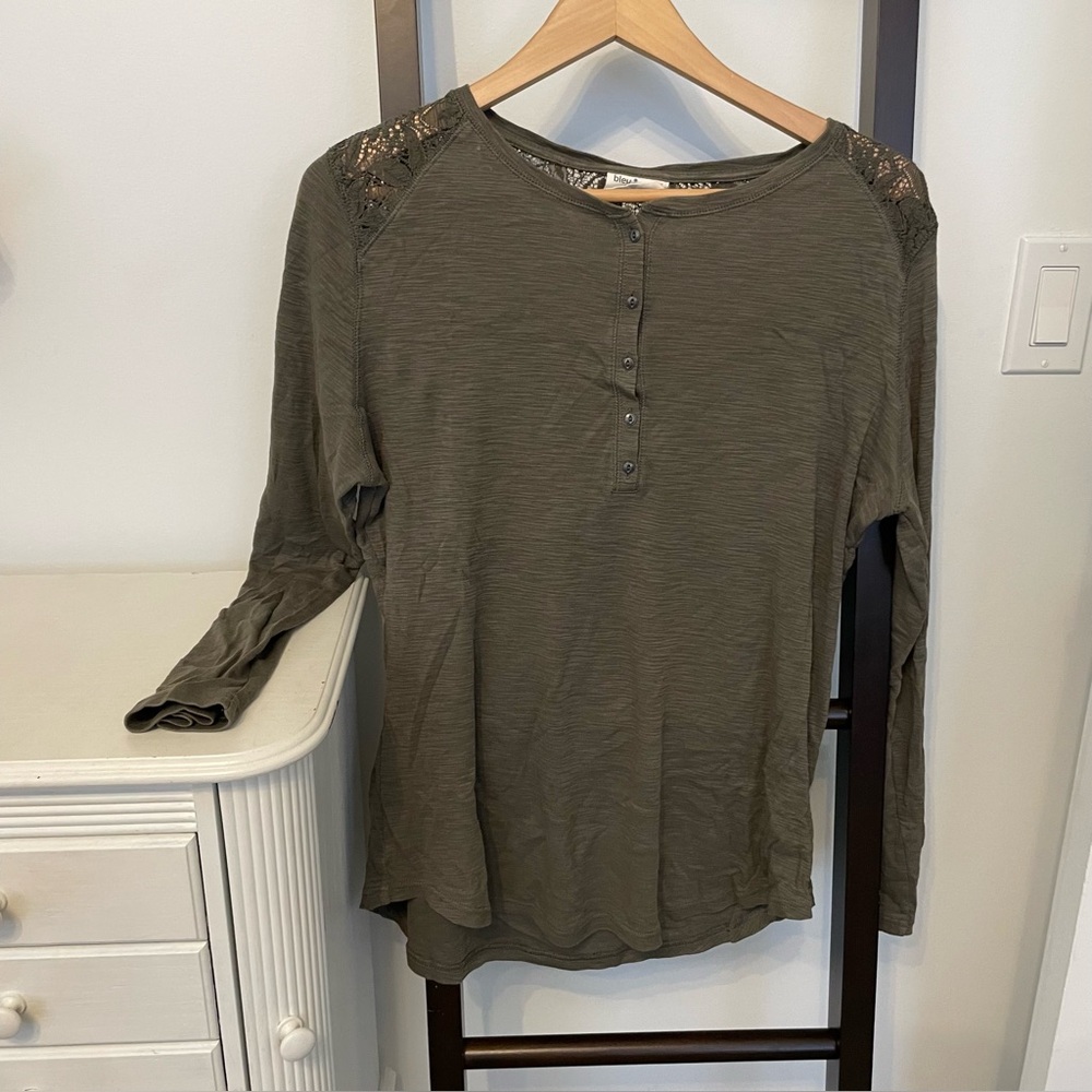 Olive Lace Detail Women's Top. Size XL. 100% cotton. Perfect for summer.